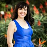 Dr. Lisa Valle's headshot.